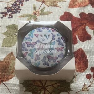 Wireless Speaker with Butterfly Design - Multicolor